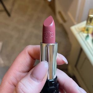 New Kat von D makeup lipstick in “Lolita”